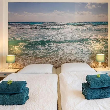 Beachhouse Wave